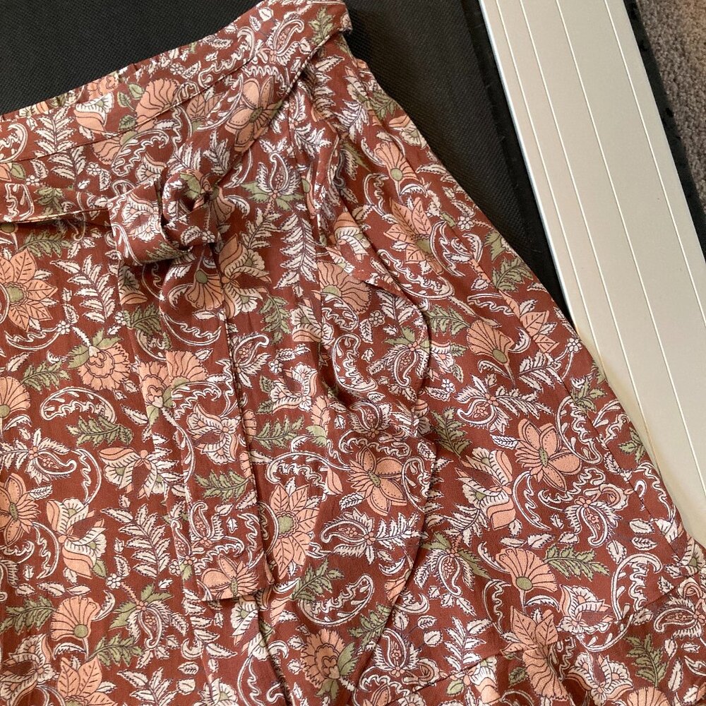 Anthropologie Luca Mini Faux Wrap Skirt w/ Tie Brown Floral Print Size M - Picture 3 of 15